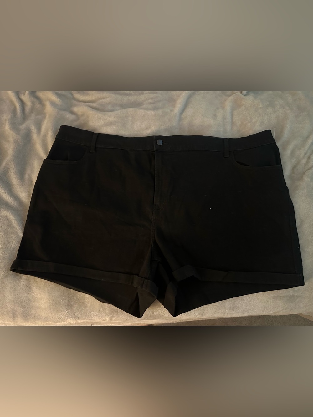 Old Navy Black Mid-Rise Cuffed Shorts